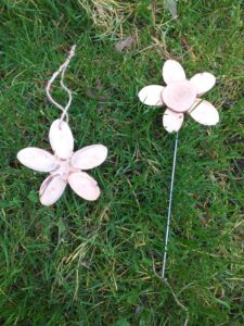 houten bloem hangers en stekers
